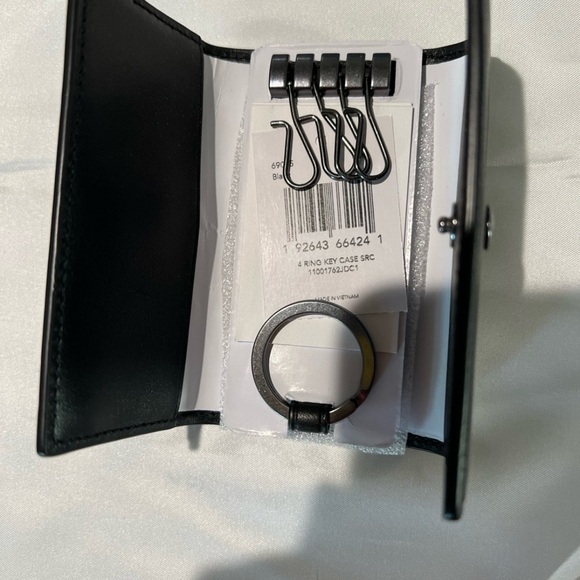 NWT Coach Retail Four Ring Key Case Black Leathere - Picture 9 of 10